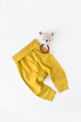 Pantaloni Bebe Unisex din bumbac organic Galben deschis BabyCosy (Marime: 6-9 luni) foto