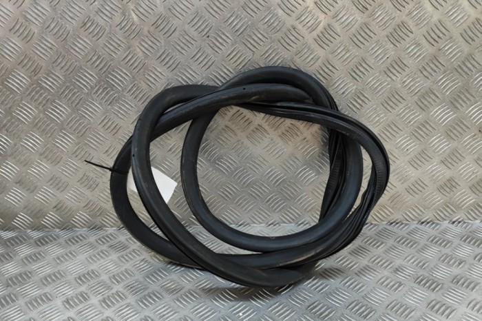 Garnitura ușă dreapta față OPEL MOKKA 2023 OEM: 9835740980 | 30041639
