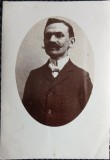 Fotografie, barbat cu mustata, perioada interbelica