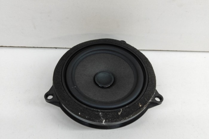 Difuzor ușă st&acirc;nga spate BMW 3 Touring G21 2022 OEM: 2622560 25032537