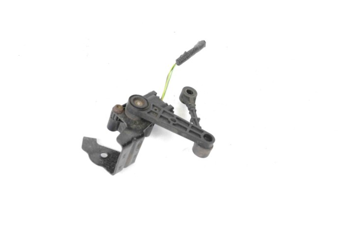 Senzor de nivel &icirc;nălțime dreapta față LAND ROVER RANGE ROVER SPORT II L494 2016 OEM: CPLA-3D026-AA 11027382