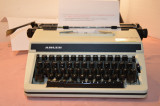 Masina de scris Adler