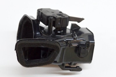 Gura de ventilație planșa de bord MERCEDES-BENZ C W205 2016 OEM: A2058300200,ZBAT0088D00,K11119A01 20228445 foto