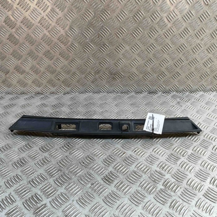 Ornament lampa număr de &icirc;nmatriculare JAGUAR I-PACE X590 2018 OEM: J9D3-40406-AB 31693769