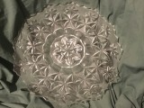 arta / Design - Platou rotund din sticla presata model vintage anii 70 !