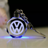 Breloc auto din cristal cu LED - Logo VW