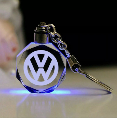 Breloc auto din cristal cu LED - Logo VW foto