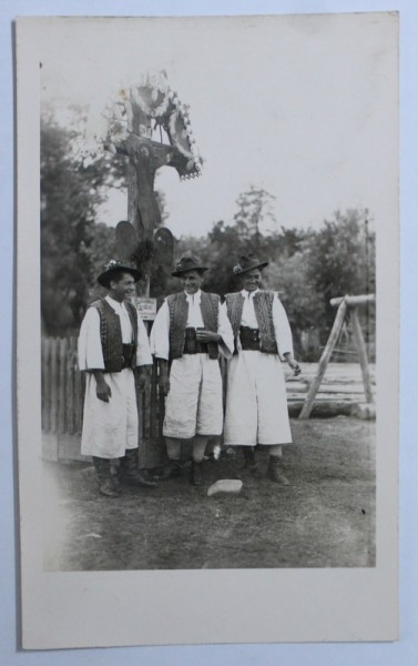 TARANI DIN MARAMURES , FOTOGRAFIE , MONOCROMA , PERIOADA INTERBELICA