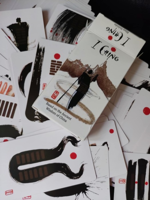 SET CARTI I CHING ORACLE - YI JING ORACOLUL (DIVINATIE, GHICIREA VIITORULUI, TRIGRAME, HEXAGRAME, CARTEA SCHIMBARILOR )