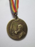 Rar! Romania Martisor 1 Martie Aerochim.regele Carol II anii 30,diametrul=21 mm