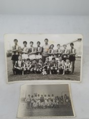 Set 2 poze mici cu o echipa romaneasca de fotbal.