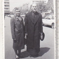bnk foto Pereche in fata Hotelului Nord, Calea Grivitei Bucuresti - anii `70