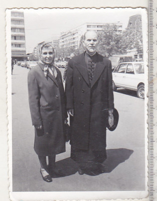 bnk foto Pereche in fata Hotelului Nord, Calea Grivitei Bucuresti - anii `70 foto