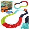 Set pista de curse din 102 de piese si masinuta cu baterie reincarcabila, KIK