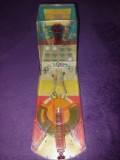 Jucarie veche de tabla/plastic colectie,JOC BASCHET,jucarie Romaneasca vech.RARA