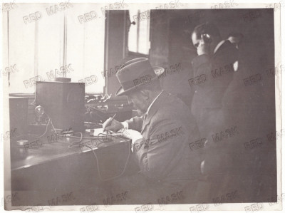 4787 - Regele FERDINAND writing a telegram, Regale - old Real Photo ( 24/18 cm ) foto