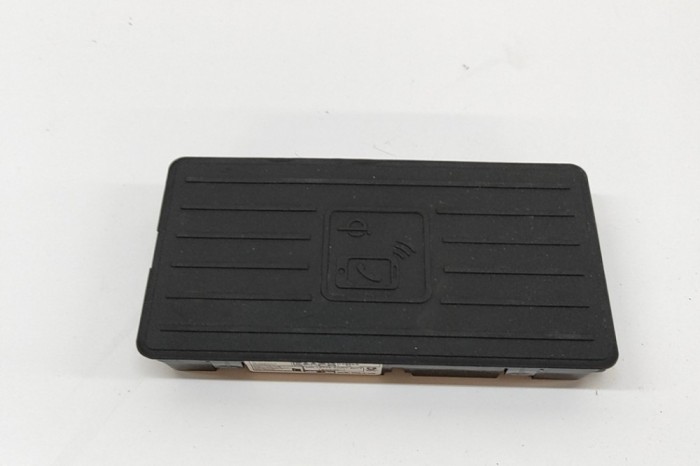 Stație de &icirc;ncărcare wireless VW TOUAREG CR7 2023 OEM: 4N0035502B 30908186