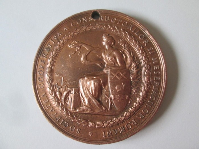 Rara! Medalie masonica:Societatea Cooperativa a Constructorilor si Meseriasilor Romani-Concursul 1894,diametrul=55 mm,greutate=78 grame