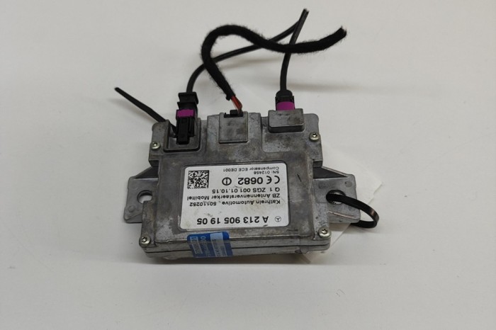 Amplificator de antena MERCEDES-BENZ C T-Model S205 2015 OEM: A2139051905 28483930