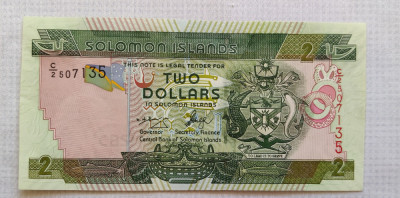 Insulele Solomon / Solomon Islands - 2 Dollars / Dolari (2004) s135 foto