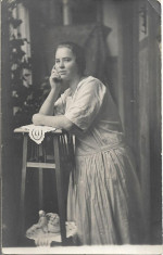Poza veche tanara femeie anii 1910 foto