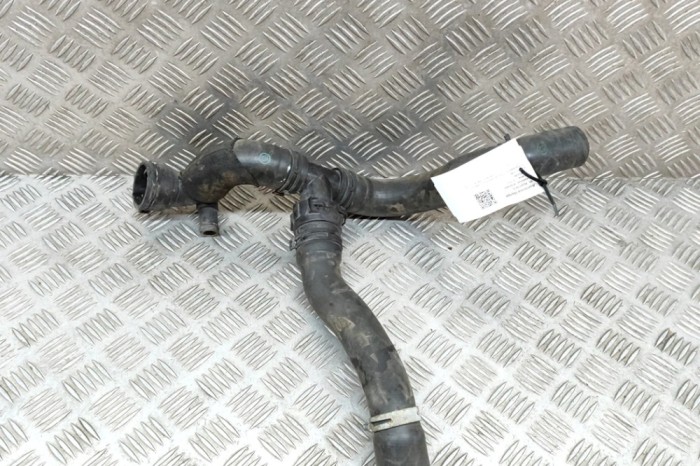 Furtun de lichid de răcire LAND ROVER DISCOVERY V L462 2017 OEM: HPLA-8260-DB 22813870