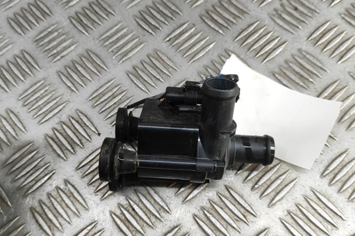 Pompa de apa auxiliara AUDI Q5 FY 2024 OEM: 06H121601N | 31956083