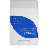 Cumpara ieftin Isntree Hyaluronic Acid Balsam de buze hidratant pentru protectie stick SPF 50+ 22 g