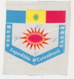 Insigna Ecuson textil Expeditiile Cutezatorii - tricolor si soare