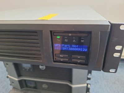 APC Smart-UPS, 3kVA, Rackmount 2U, SMT3000RMI2UC foto