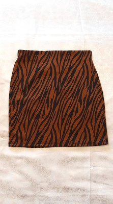 Fusta mini Stradivarius, model animal print foto