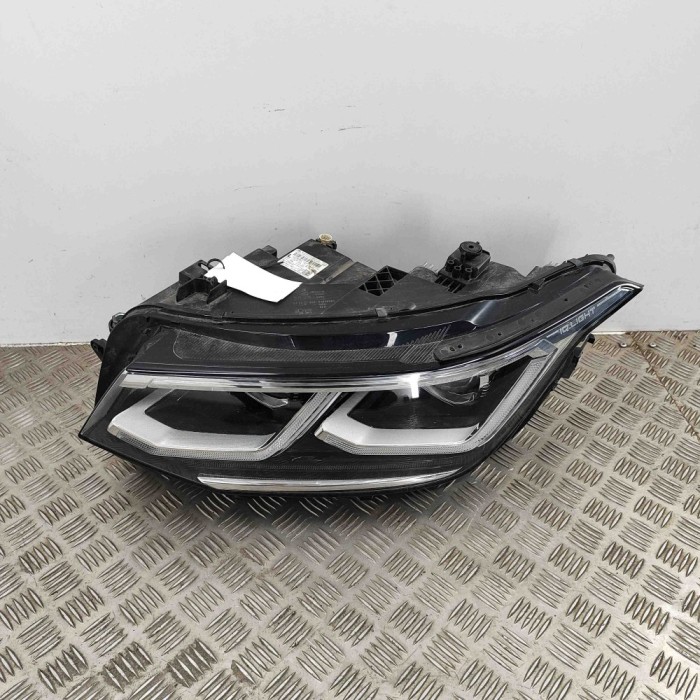Far st&acirc;nga față VW TIGUAN AD1 2021 OEM: Off-road | 25572848