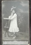 Fotografie pe carton, fetita cu palarie, 1913