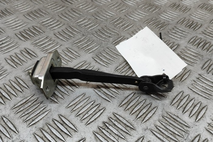 nerasta NISSAN QASHQAI II J11, J11_ 2017 OEM: 82430-4EA0A 28253363