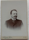 Fotografie tip CDV, Barbat cu mustata, perioada interbelica