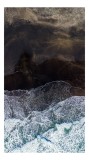 Tablou Canvas, "&Icirc;nt&acirc;lnirea valurilor cu nisipul negru", Valuri, Nisip, Ocean, Pescarus, Spuma, 26 x 39 cm, CMCLASS