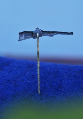 Insigna, brosa, insemn de vanator, tir sportiv - pusca foto