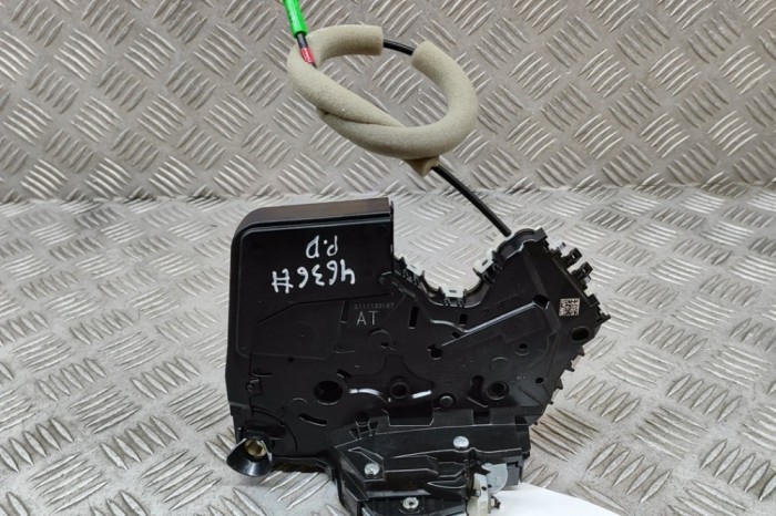 &Icirc;ncuietoare ușă dreapta față LEXUS RX _LA1_, _LH1_ 2023 OEM: 69030-78140 27524161