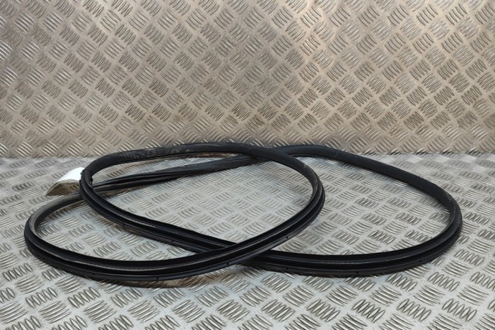 Garnitura ușă dreapta spate HONDA CR-V V RW 2020 OEM: 72810-TNY-G01 | 21125082