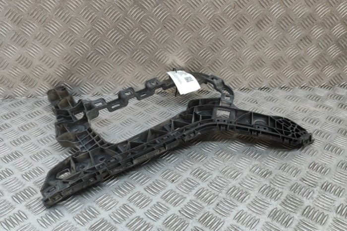 Suport bara de protecție dreapta spate VW PASSAT Variant B8 3G5 2018 OEM: 3G9807356 30479732