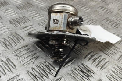 Pompa de combustibil de &amp;icirc;naltă presiune BMW 5 G30 2019 OEM: Sedan | 31518326 foto