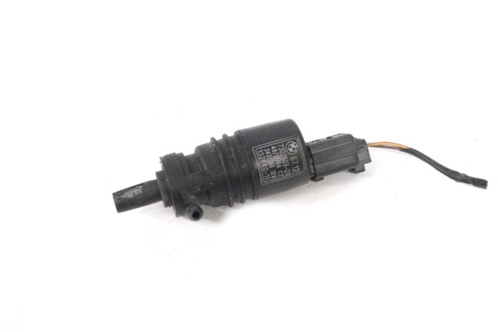 Motor rezervor lichid de parbriz BMW 3 F30, F80 2013 OEM: 7302589 15518276
