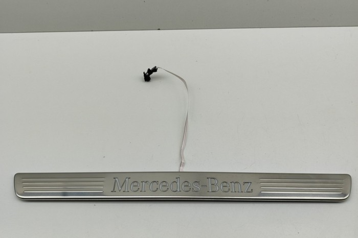 Ornament prag dreapta față MERCEDES-BENZ GLE W167 2024 OEM: A1676861300,A1676800104 31107639