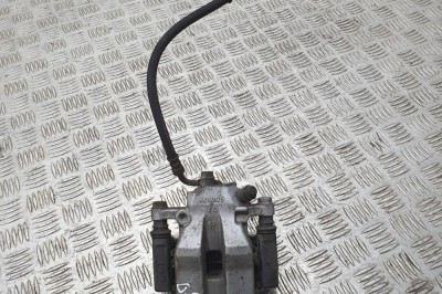 Etrier de fr&amp;acirc;nă dreapta spate TOYOTA RAV 4 IV _A4_ 2016 13609186 foto