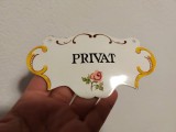 Placuta metalica vintage, PRIVAT, cu locuri de prindere cu cuie/ suruburi