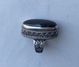 Inel din argint masiv cu puritatea 925, onix negru, tehnică de Bali, nou, mărimea 7, unisex