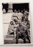Bnk foto Bran - G-ral E Zwiedineck cu cercetase pe treptele Manastirii Hurez, Alb-Negru, Romania 1900 - 1950, Portrete