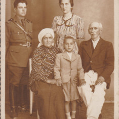 FOTOGRAFIE FAMILIE 20 IUNIE 1940 DIMENSIUNI 135 X 85 mm.