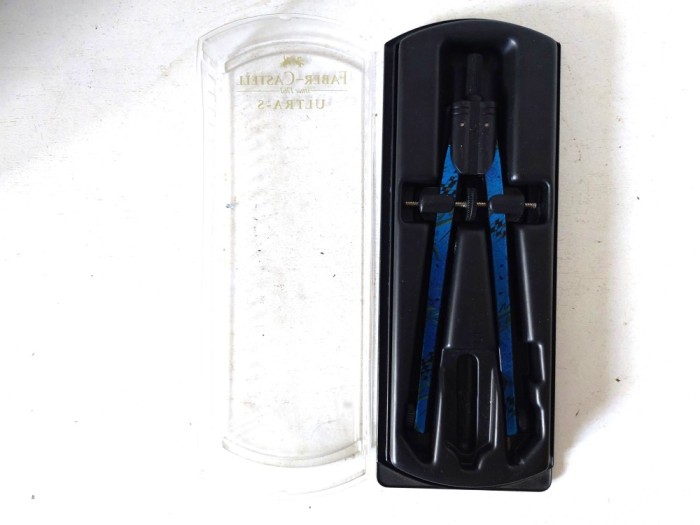 Compas Faber Castell Ultra-S, stare foarte buna, in cutia originala