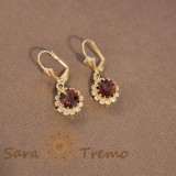 Cumpara ieftin Cercei placati cu aur 18K, cristale zirconia mov+albe in forma de crizantema, SaraTremo
